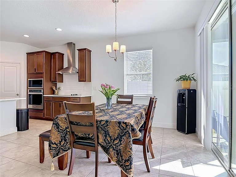 792 Hyperion Dr — Photo 16