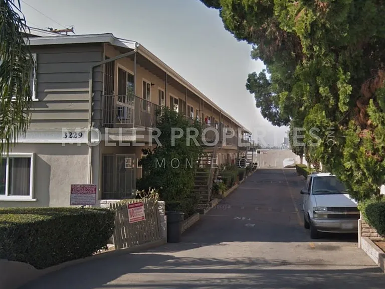 Baldwin Park 3229 — Photo 1
