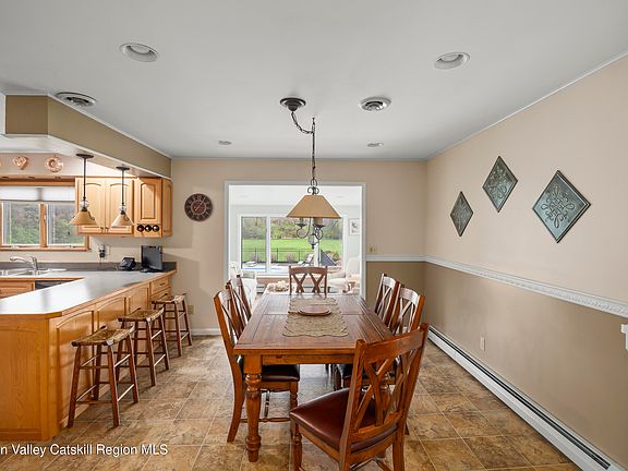 4th image of 4 Pin Oak Drive