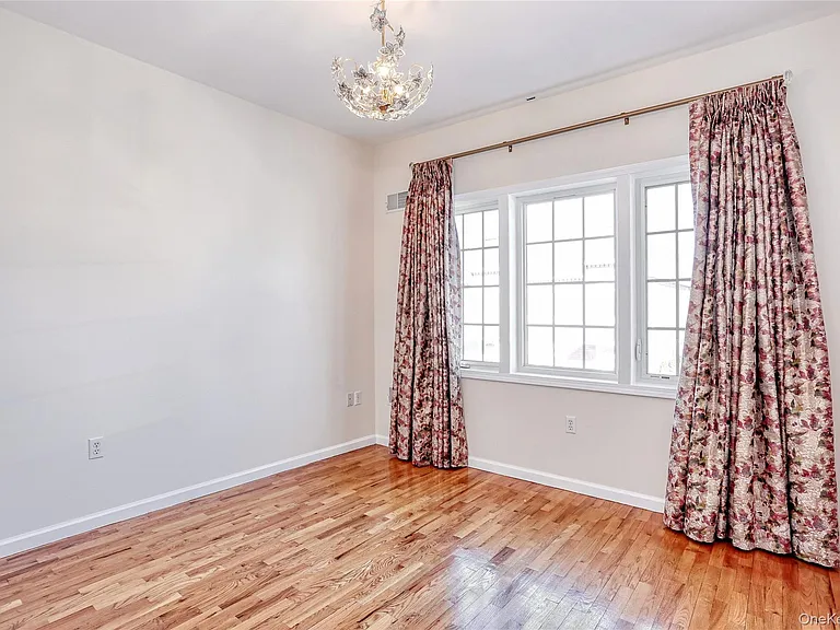 80 Alexander Ct — Photo 25