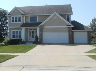 6603 Dean Rd SW, Cedar Rapids, IA 52404