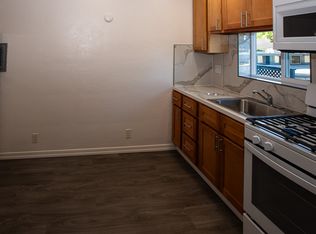 945 High School Way #20, Mountain View, CA 94041