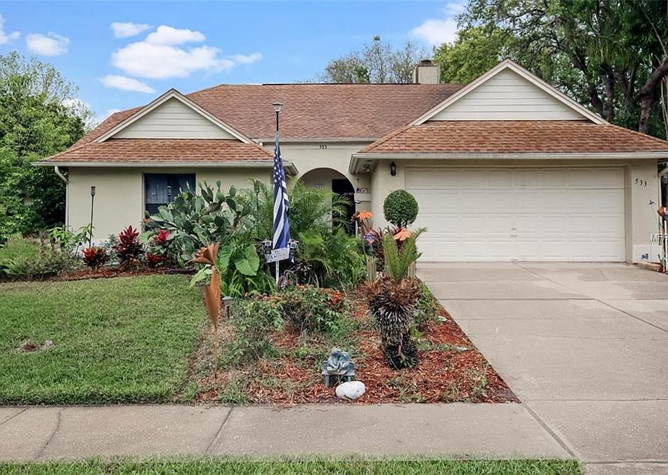 1st image of 533 Holbrook Cir