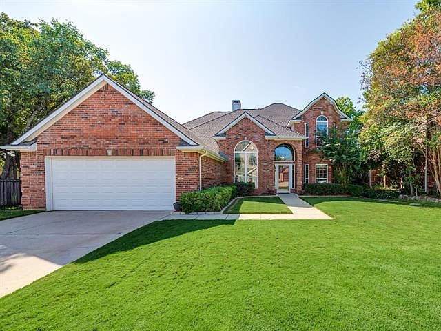 1st image of 2701 Crestwood Ln