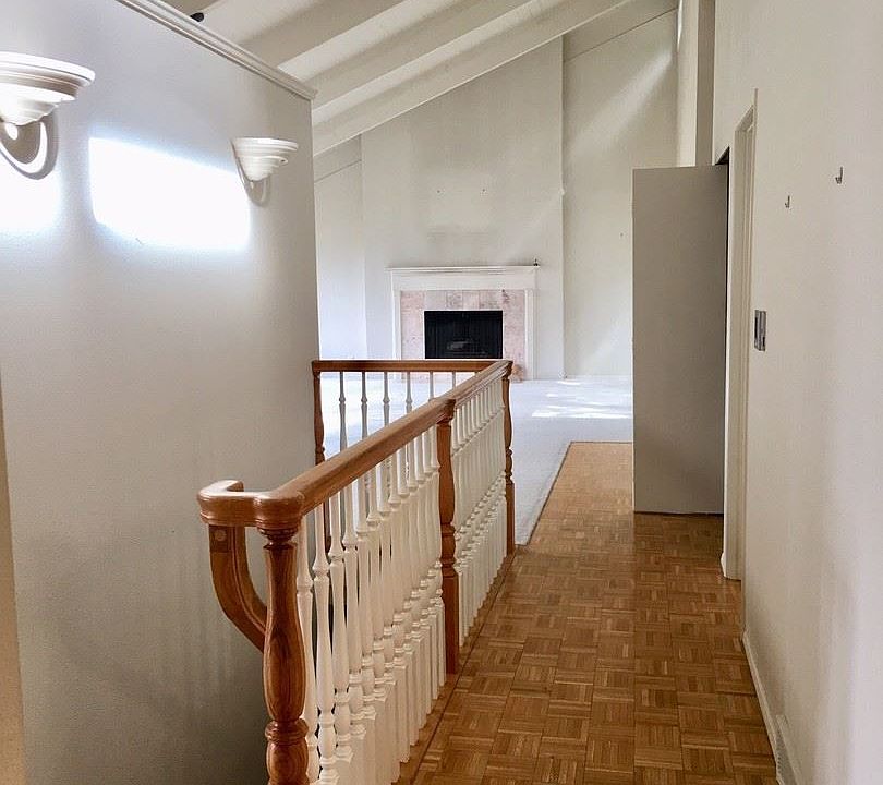 1st image of 4111 181st Ave SE