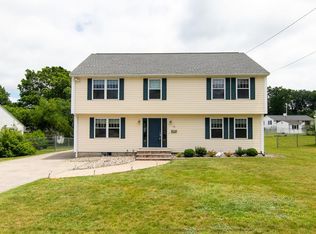 75 Wollaston St, Lowell, MA 01852