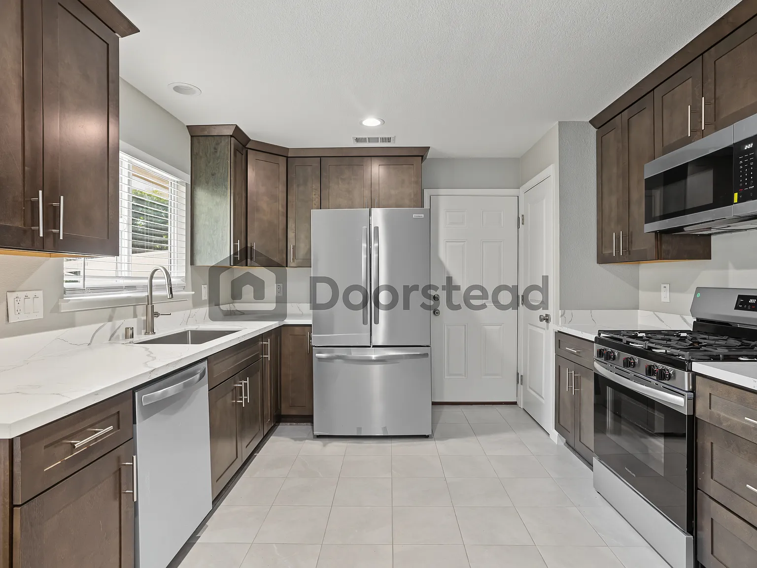 3 bed, 2.0 bath, 1254 sqft, $4,000 — Photo 1