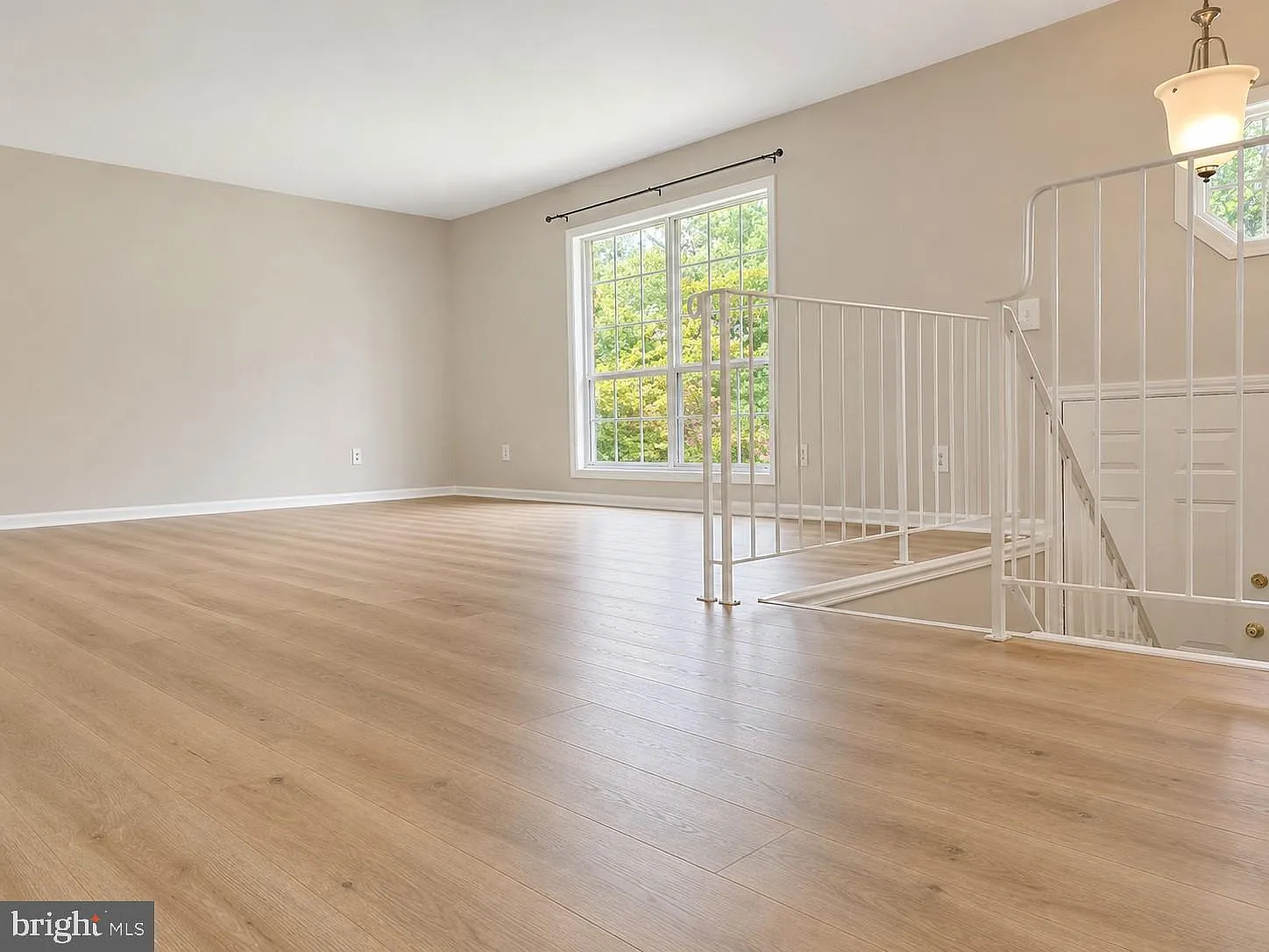 4 bed, 1400 sqft, $4,200 — Photo 3