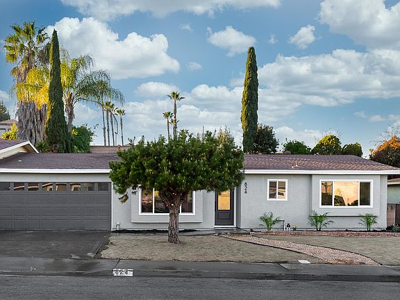 4th image of 824 La Tierra Dr