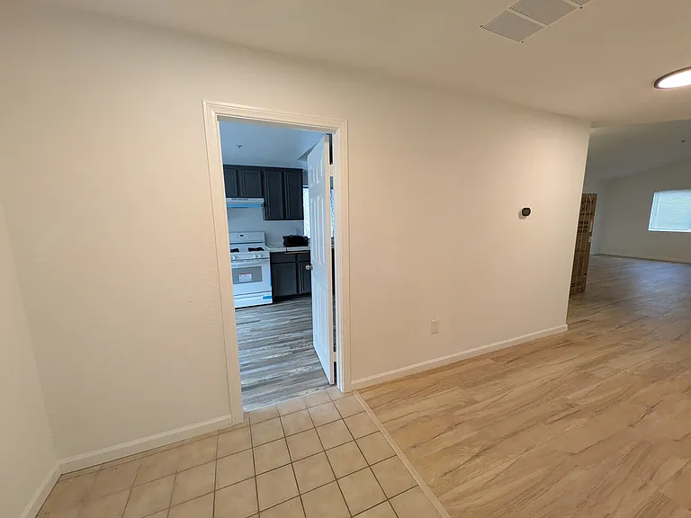 583 Hildale Cir — Photo 6