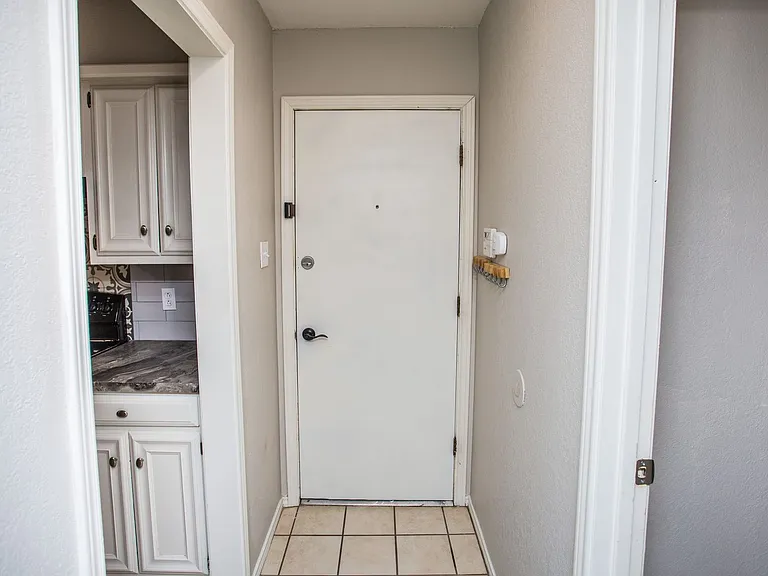 3401 Essex Ave — Photo 24