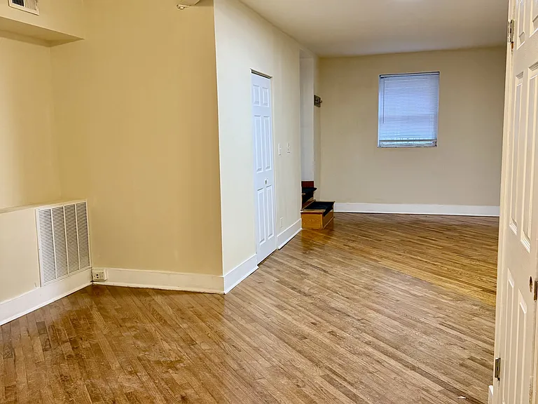 5031 N Harding Ave #G — Photo 6