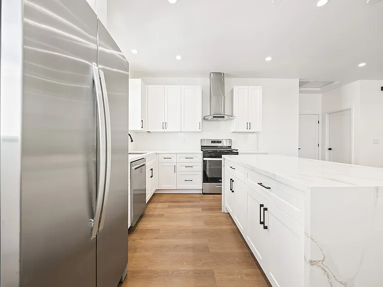 212 W 64th St #D — Photo 25
