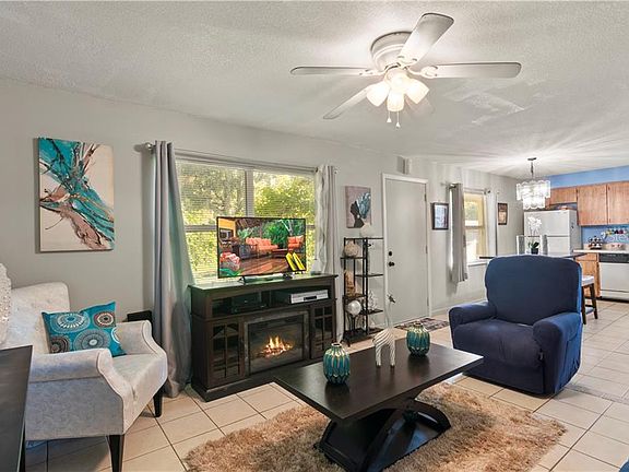 5th image of 1925 Park Manor Dr
