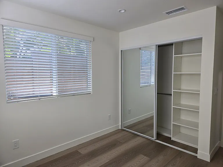 9309 Encino Ave — Photo 6
