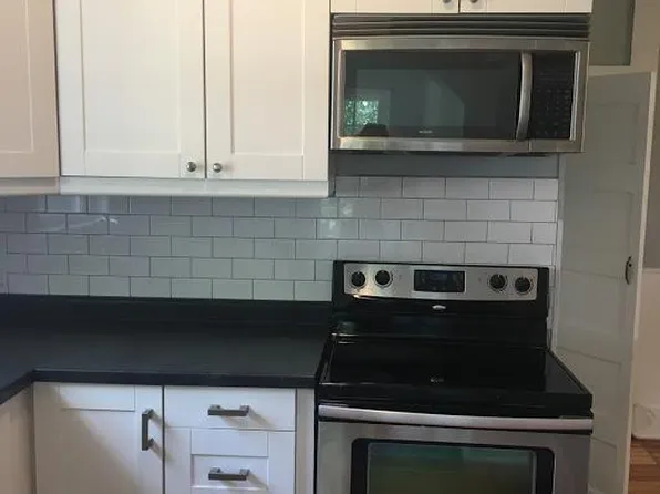 738 S 28th St, Lincoln, NE 68510