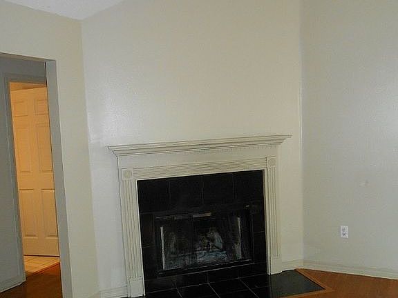 Living Room/Fireplace