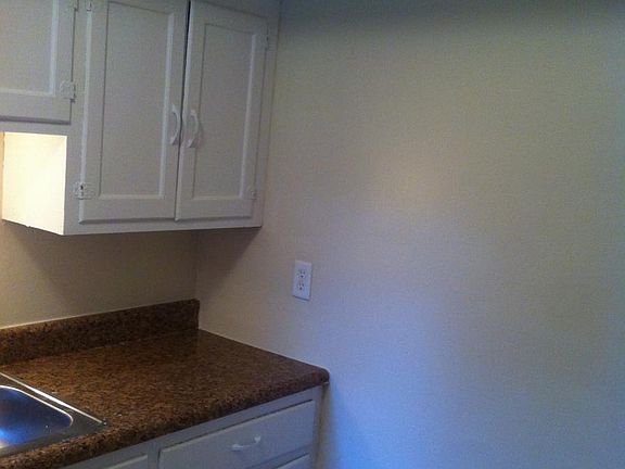 5th image of 609 Craigie Ave