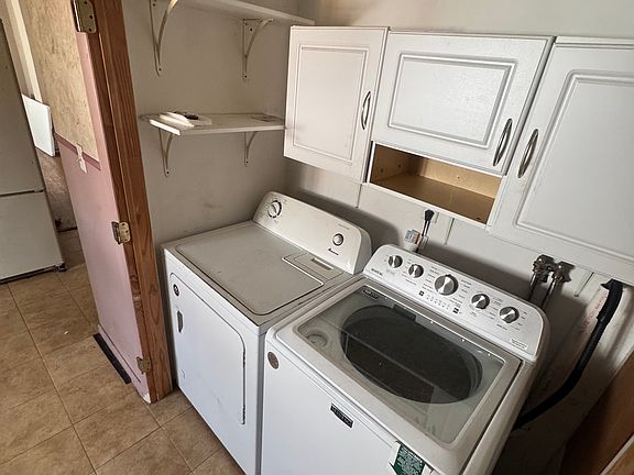 3rd image of 1141 Reynolds Ave