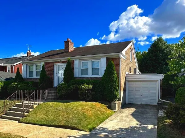 1840 Loney St, Philadelphia, PA 19111