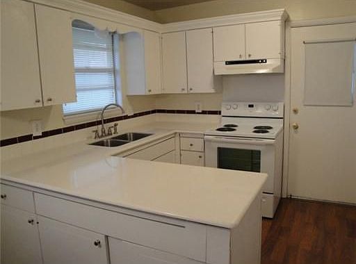 2nd image of 4 Cooper Ln