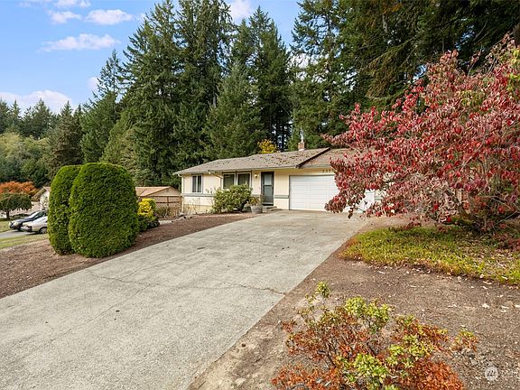 2nd image of 2377 Red Spruce Drive SE