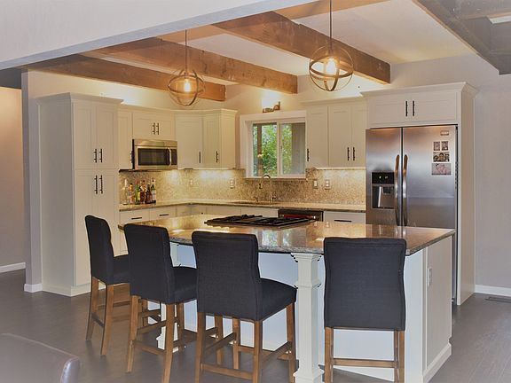 4th image of 2125 NE Golden Rod Ave