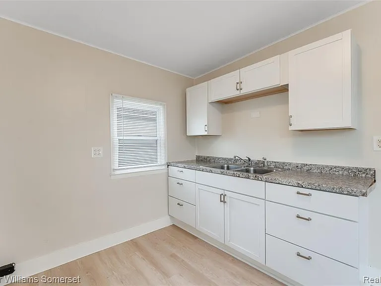 24646 Tuscany Ave — Photo 20