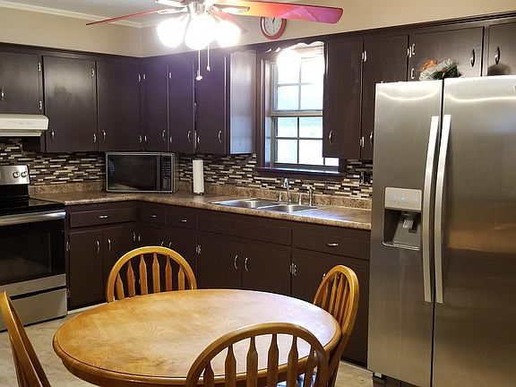 5th image of 222 Bradford Dr