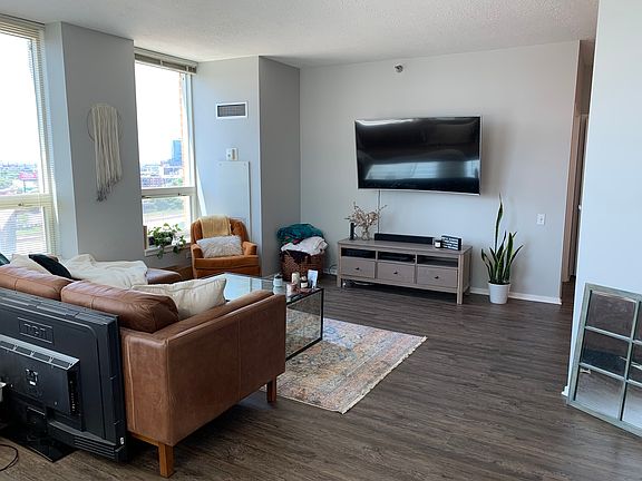 4th image of 600 N Kingsbury St APT 1102