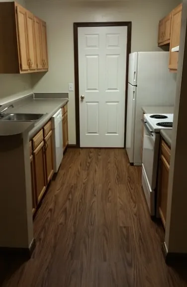 kitchen - stove, frig, dishwasher included