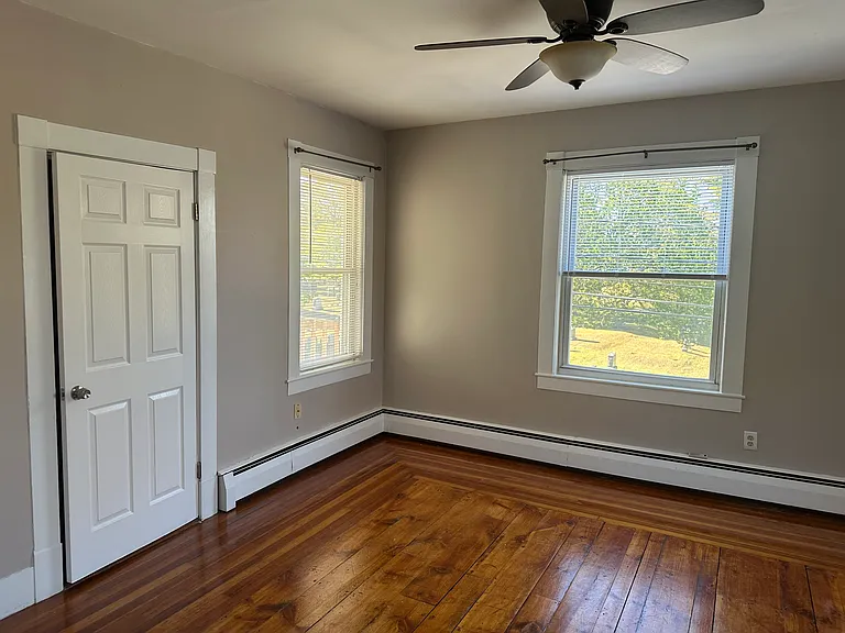 134 1/2 Kinsley St #2 — Photo 15
