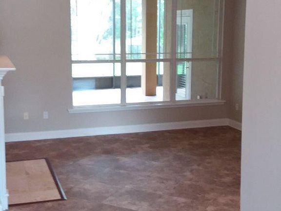 5th image of 877 Eagle Point Dr