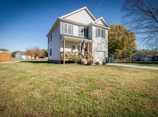 214 Salter Ct, Smithfield, VA 23430