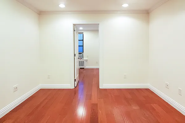 Rented by Warburg | media 4