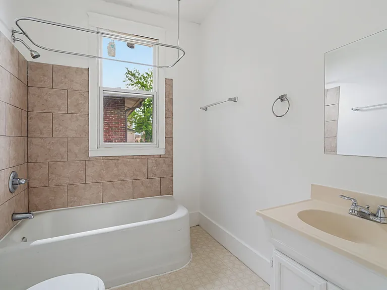 2315 Linden Ave #1 — Photo 17