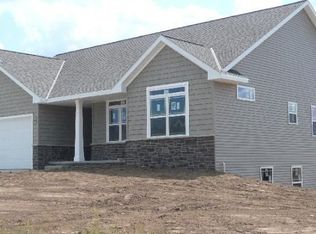 2426 Reginald Hl, De Pere, WI 54115