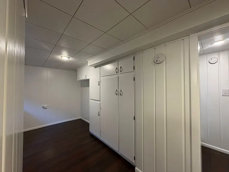 924 N Union Ave — Photo 35