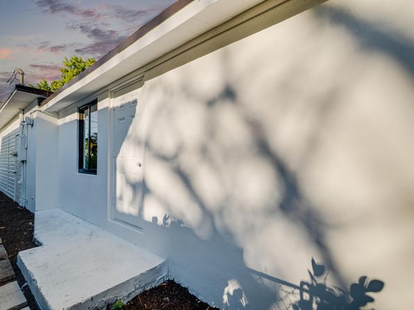 2442 Grant Street, Hollywood, FL 33020
