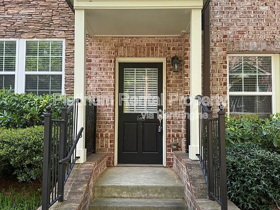 4th image of 1229 Ashford Creek Park NE