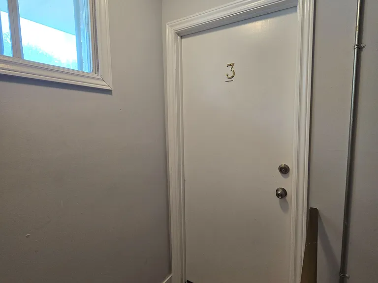 184 Simcoe St #3 — Photo 4