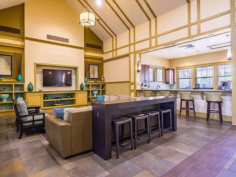 Bridges at Crosstown — Photo 28