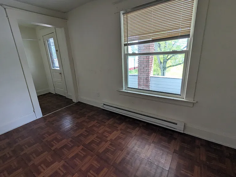 1048 Norwood Ave #2 — Photo 3
