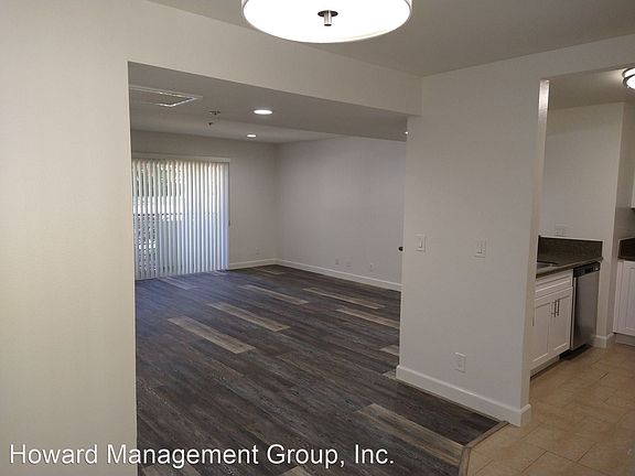 3rd image of 16100 W Sunset Blvd #101