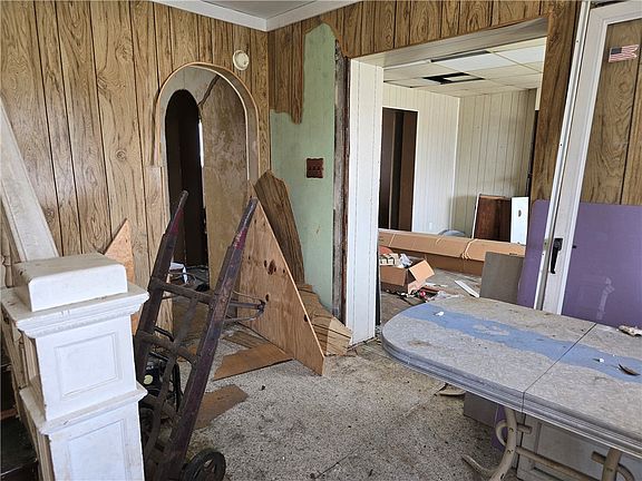 3rd image of 2620 Skyline Dr