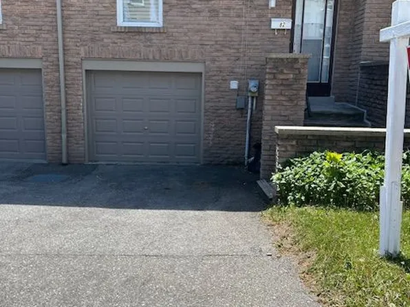 201 Alexmuir Blvd #82, Toronto, ON M1V 1S5
