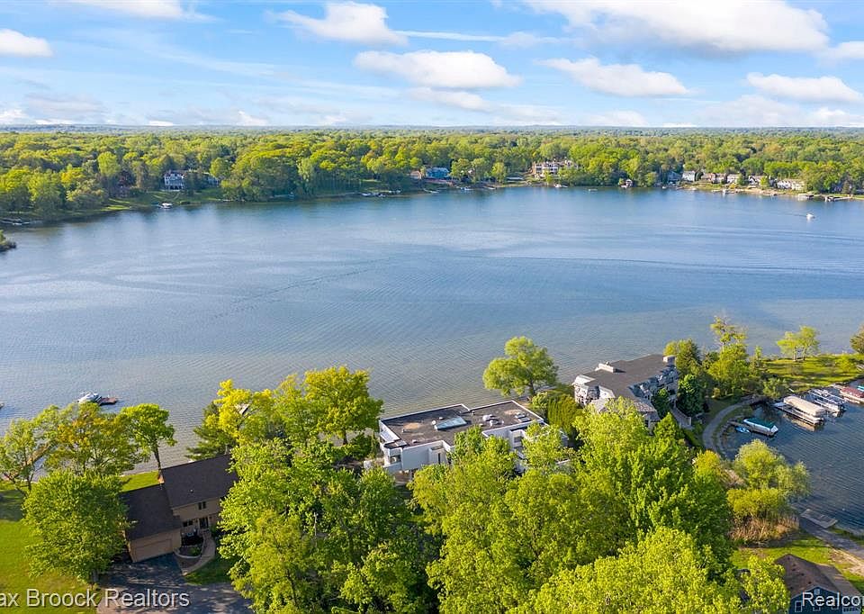 5930 Pontiac Trl, Orchard Lake, MI 48323 MLS 20221003667 Zillow