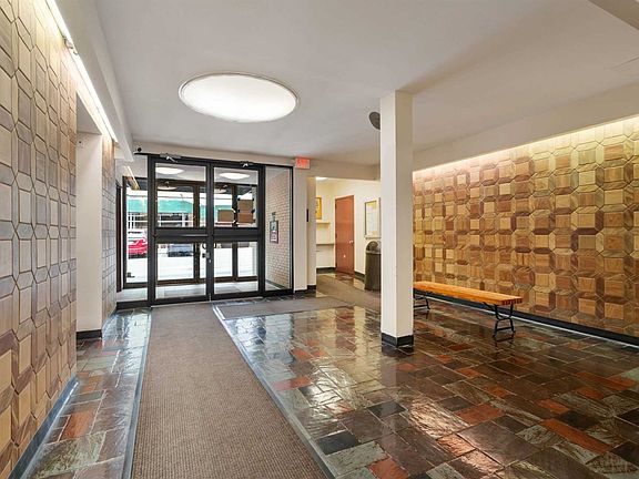 4th image of 35 Stewart Pl