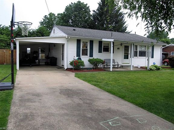 3rd image of 117 Schilling St