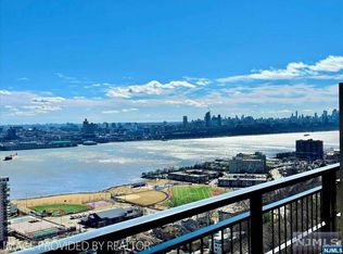 1 Horizon Rd APT 1418, Fort Lee, NJ 07024